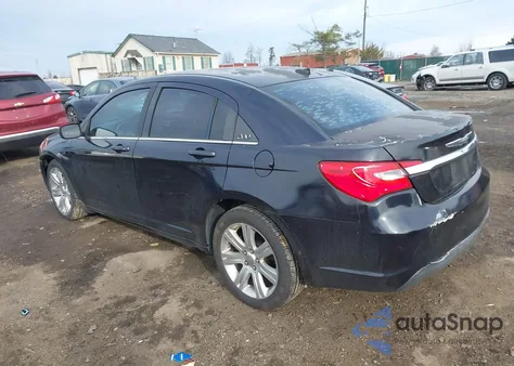 2012 Chrysler 200 Touring z USA, uszkodzony, nr VIN 1C3CCBBB3CN187745